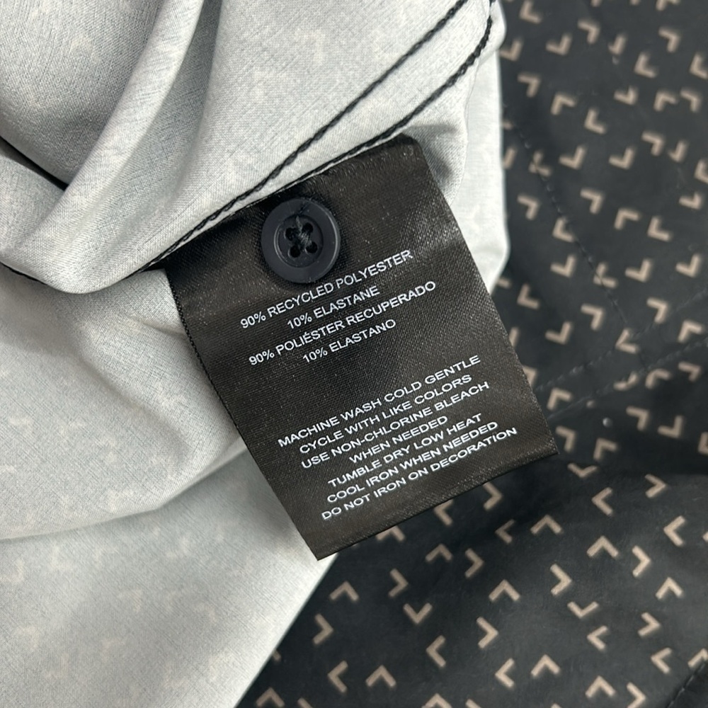 Voyager button down size XXL - Picture 6 of 8